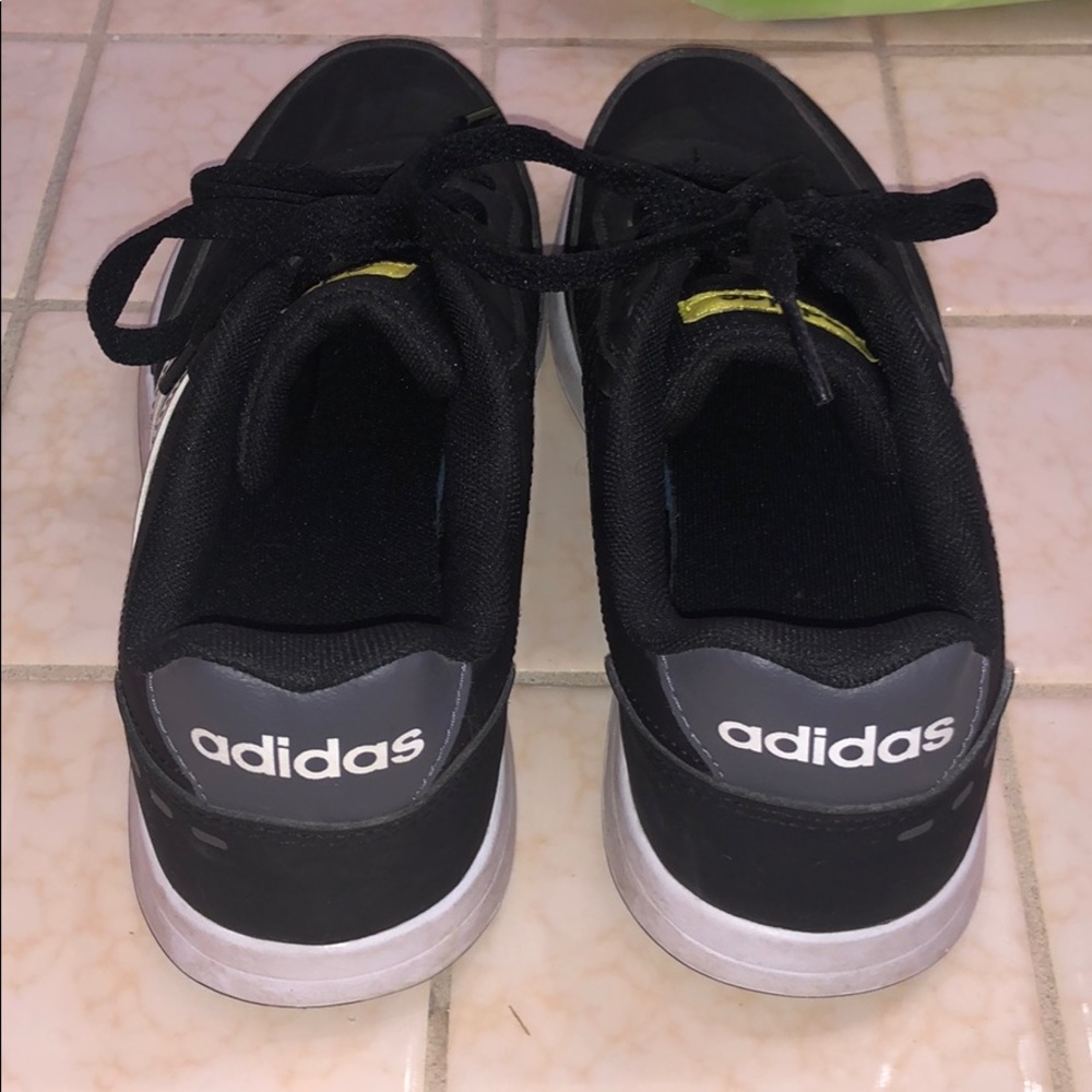 Adidas unisex shoes for kids - Picture 3 of 4